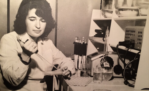 Laona Lab Half Page Img-about